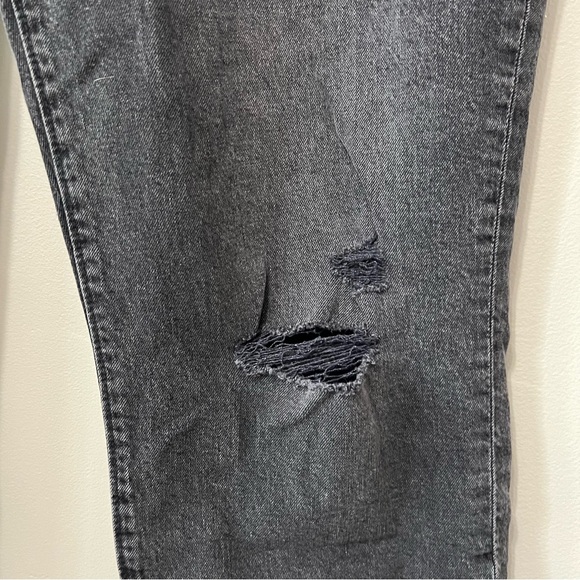 LOFT The Curvy Straight Crop Distressed Washed Black Raw Hem Jeans Size 14 - Picture 4 of 11